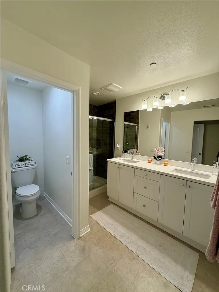 1570 W 1st Street, Santa Ana, California 92703 home-pic-15