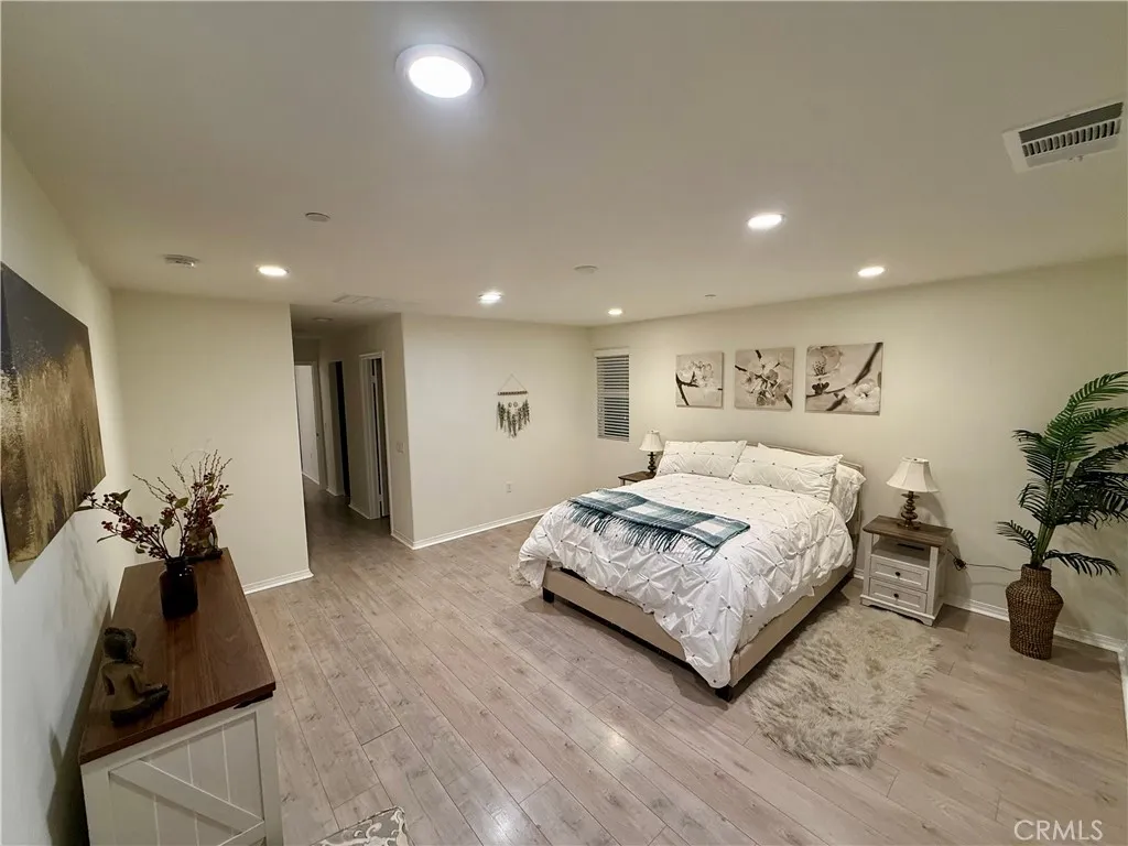 1570 W 1st Street, Santa Ana, California 92703 home-pic-12