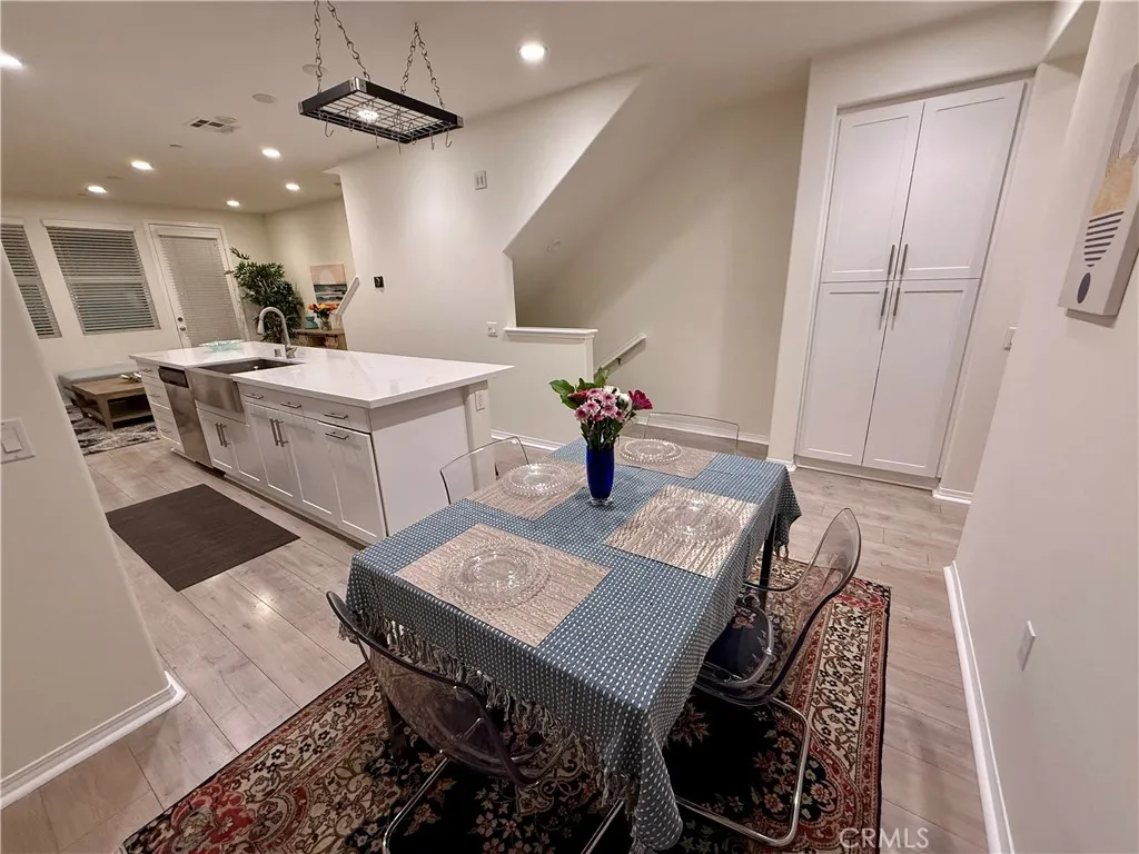 1570 W 1st Street, Santa Ana, California 92703 home-pic-6