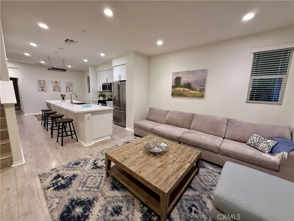 1570 W 1st Street, Santa Ana, California 92703 home-pic-2