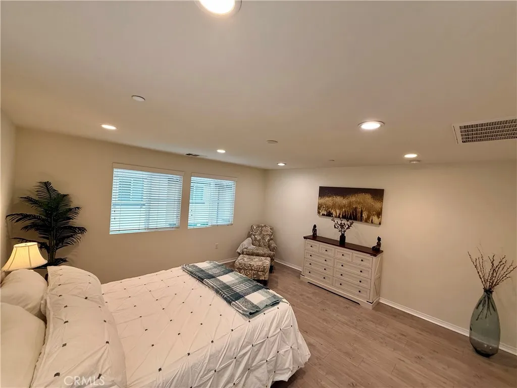 1570 W 1st Street, Santa Ana, California 92703 home-pic-11