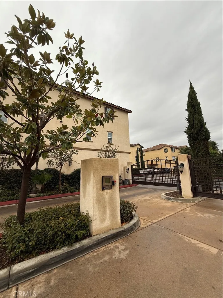 1570 W 1st Street, Santa Ana, California 92703 home-pic-46