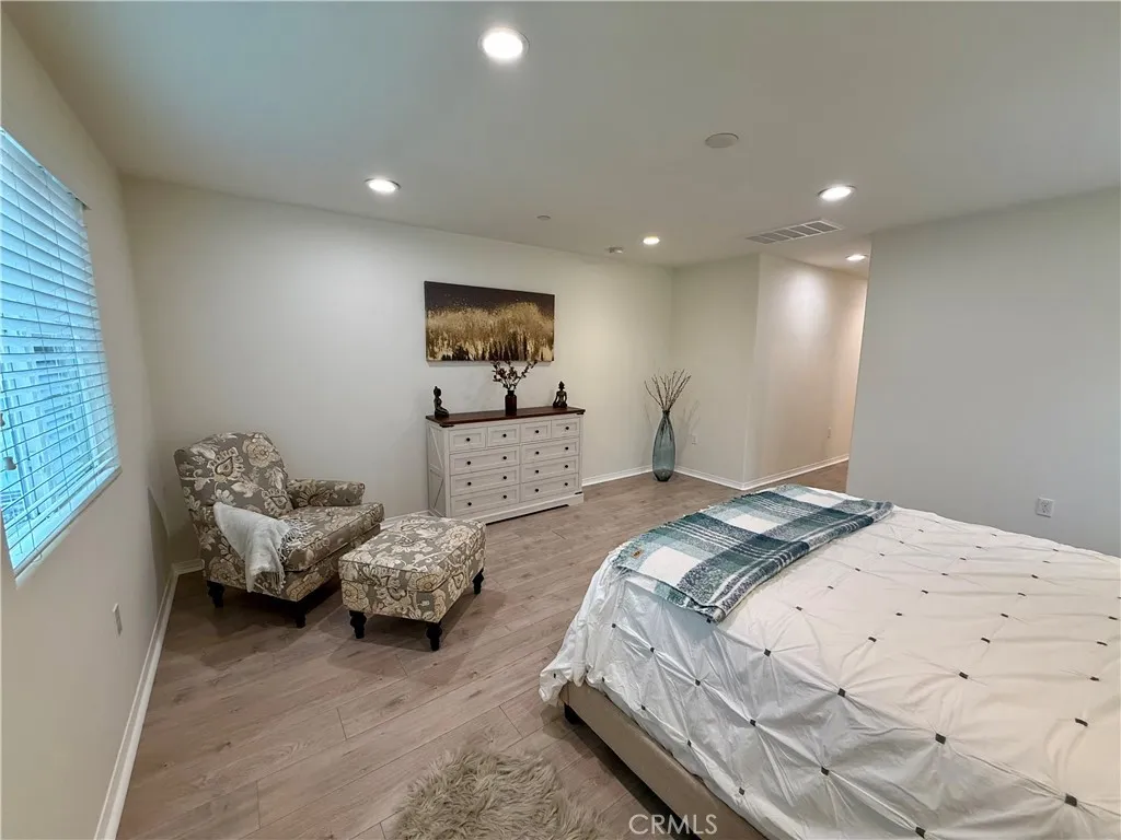 1570 W 1st Street, Santa Ana, California 92703 home-pic-13