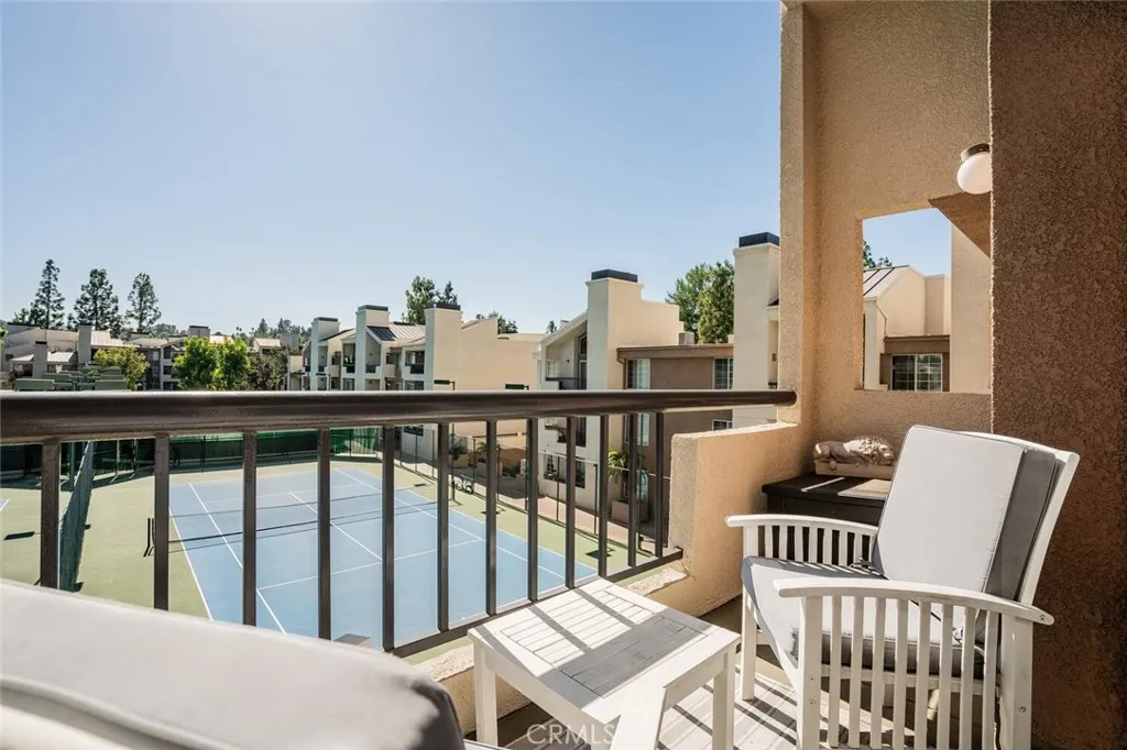 5565 Canoga Avenue 309, Woodland Hills, California 91367 home-pic-13