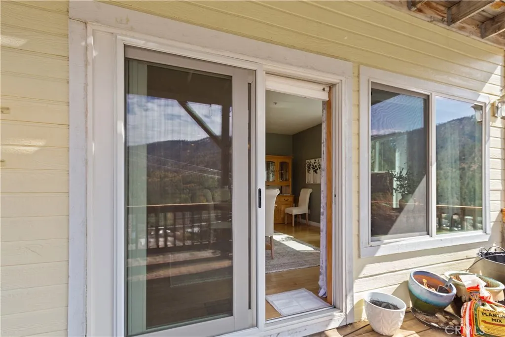 6284 Apple Vista Dr, Wrightwood, California 92397 home-pic-32