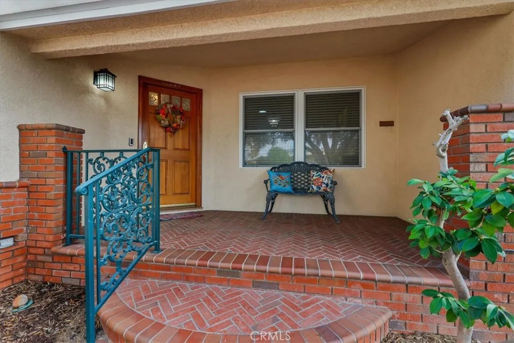 4520 Pepperwood Avenue, Long Beach, California 90808 home-pic-12