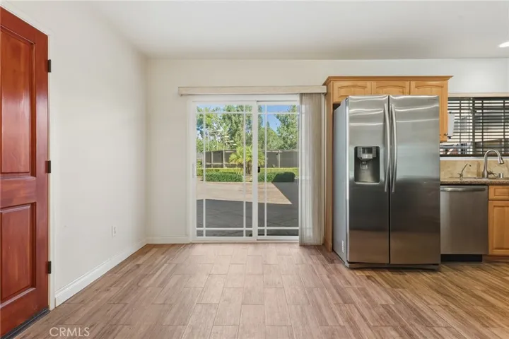22639 Calvert Street F, Woodland Hills, California 91367