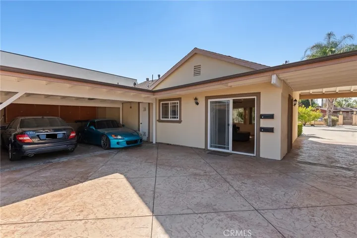 22639 Calvert Street F, Woodland Hills, California 91367
