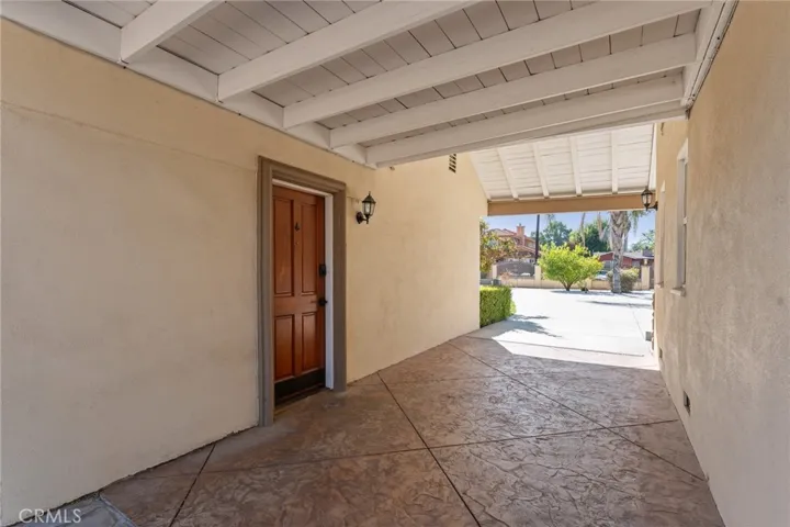 22639 Calvert Street F, Woodland Hills, California 91367