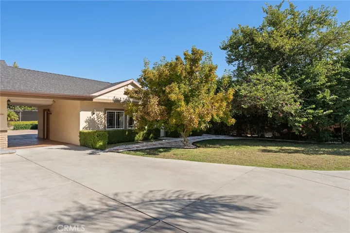 22639 Calvert Street F, Woodland Hills, California 91367