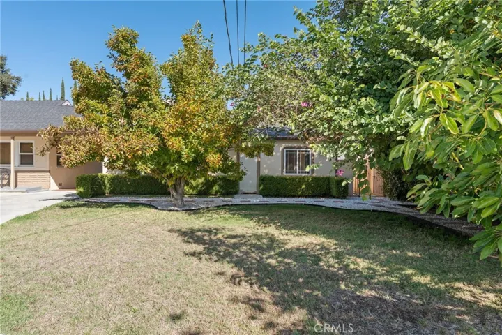 22639 Calvert Street F, Woodland Hills, California 91367