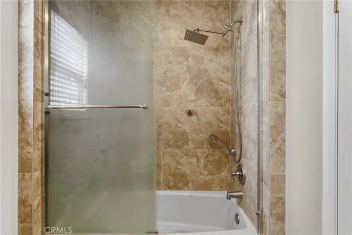 22639 Calvert Street F, Woodland Hills, California 91367