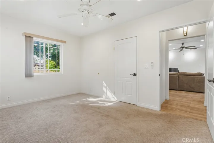 22639 Calvert Street F, Woodland Hills, California 91367