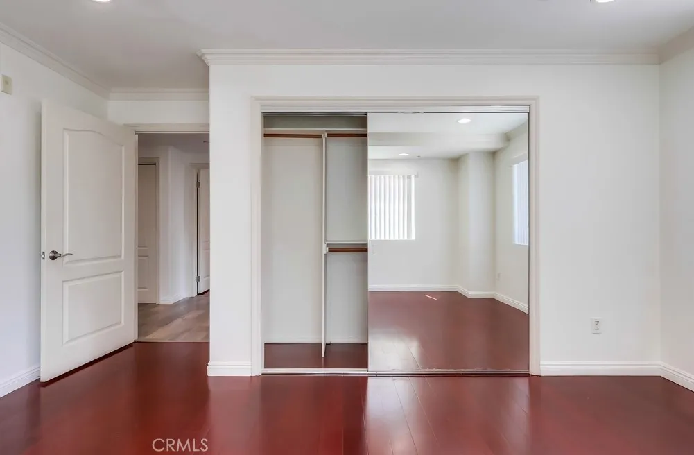 700 S Ardmore Avenue 204, Los Angeles, California 90005 home-pic-35