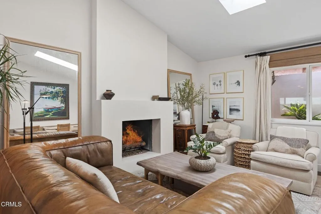 5245 Seabreeze Way, Oxnard, California 93035 home-pic-1