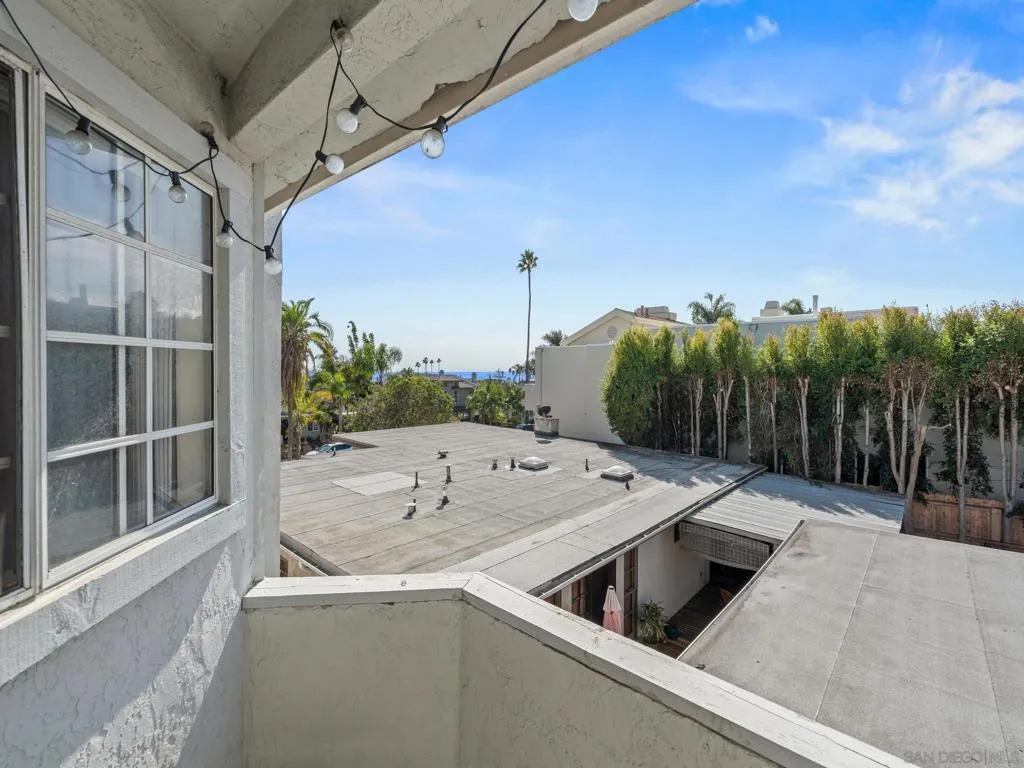974 Sapphire Street, San Diego, California 92109 home-pic-11
