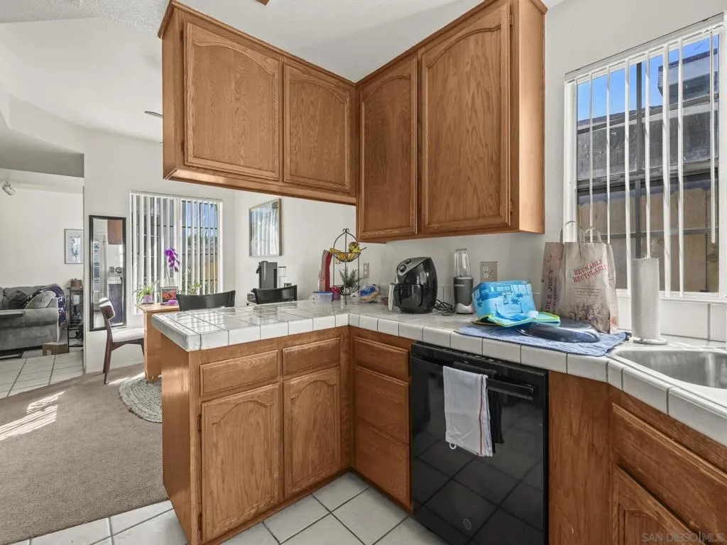 974 Sapphire Street, San Diego, California 92109 home-pic-10