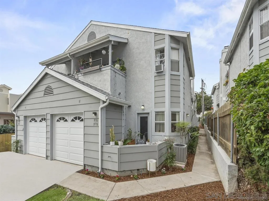 974 Sapphire Street, San Diego, California 92109 home-pic-1