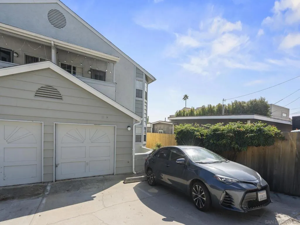 974 Sapphire Street, San Diego, California 92109 home-pic-5