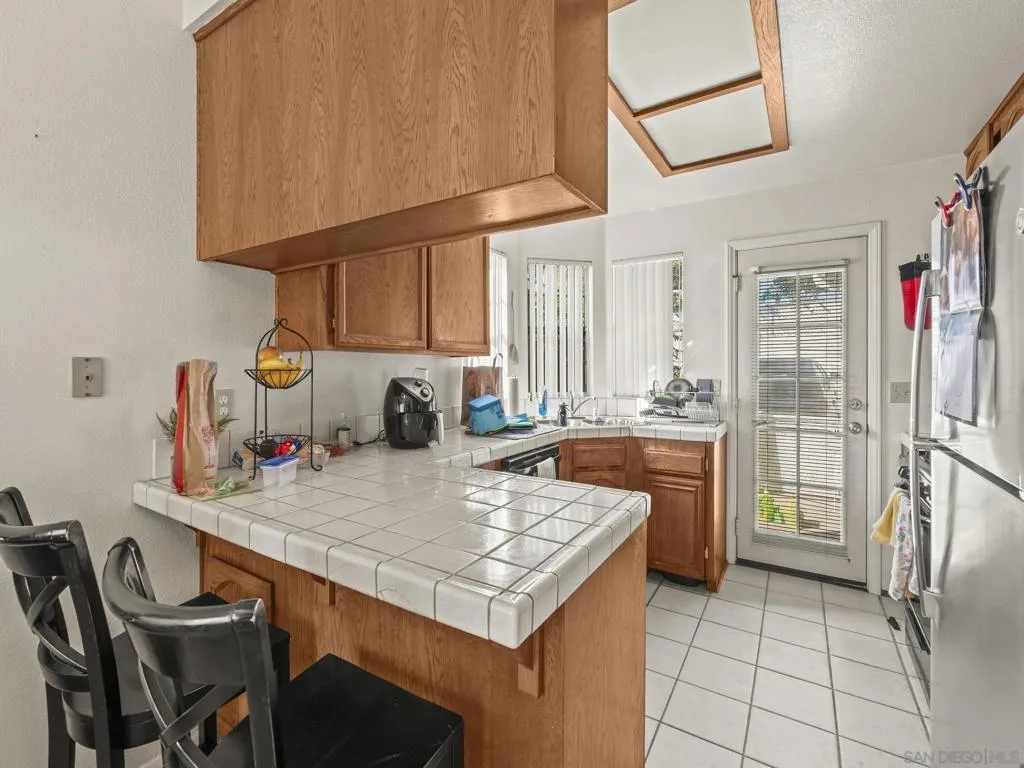 974 Sapphire Street, San Diego, California 92109 home-pic-6