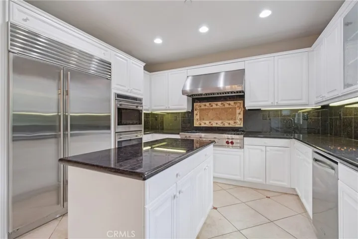 1908 Hazel Nut Court, Agoura Hills, California 91301
