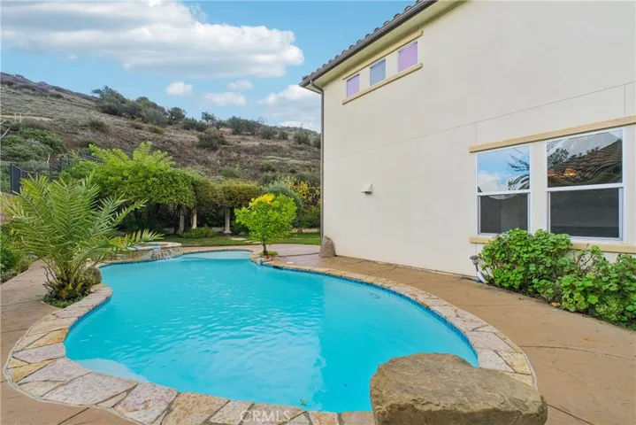 1908 Hazel Nut Court, Agoura Hills, California 91301