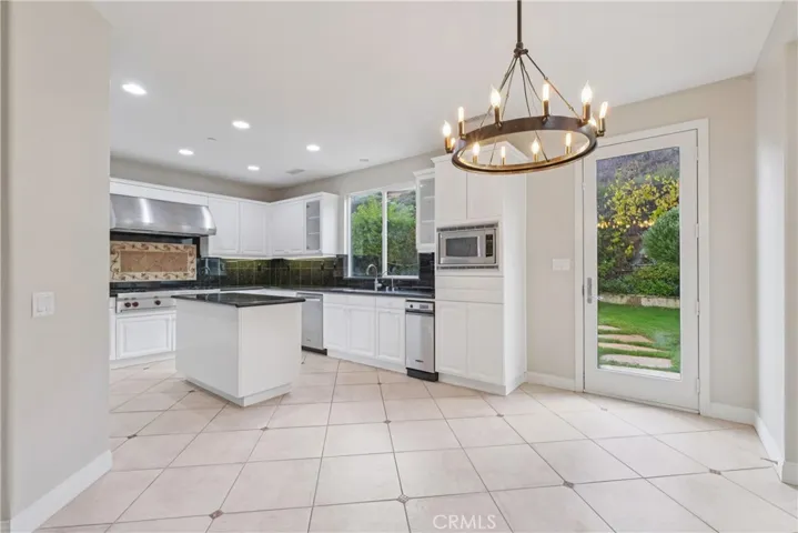1908 Hazel Nut Court, Agoura Hills, California 91301