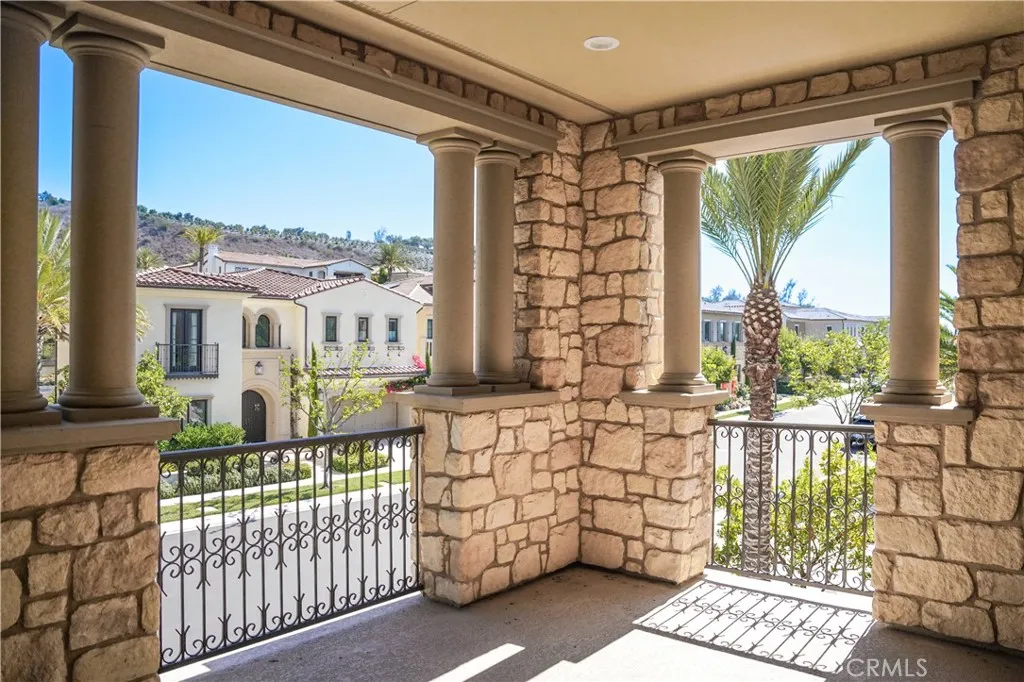 111 Lanzon, Irvine, California 92602 home-pic-19