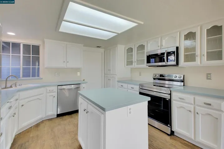 1160 Bryn Mawr Dr, Yuba City, California 95993