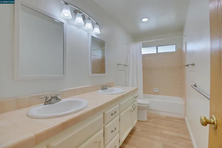 1160 Bryn Mawr Dr, Yuba City, California 95993