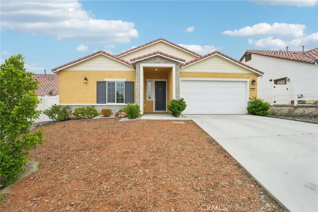 128 Chumash Cove, Perris, California 92570 home-pic-0