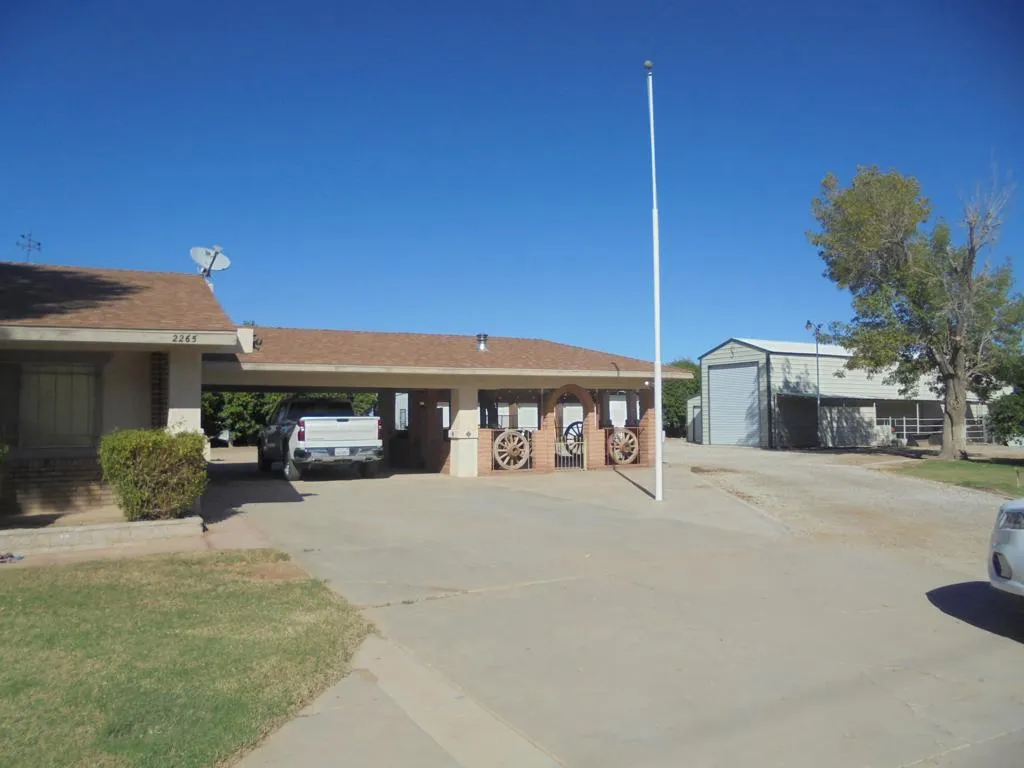 2265 E Chanslor Way, Blythe, California 92225 home-pic-3