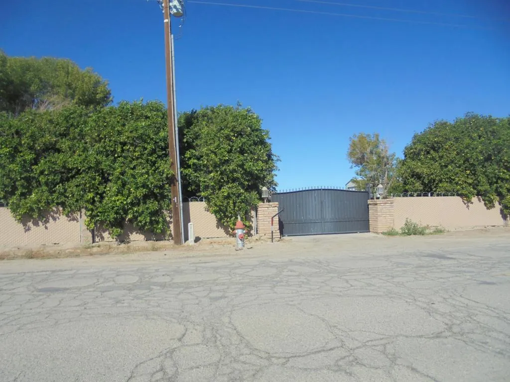 2265 E Chanslor Way, Blythe, California 92225 home-pic-13