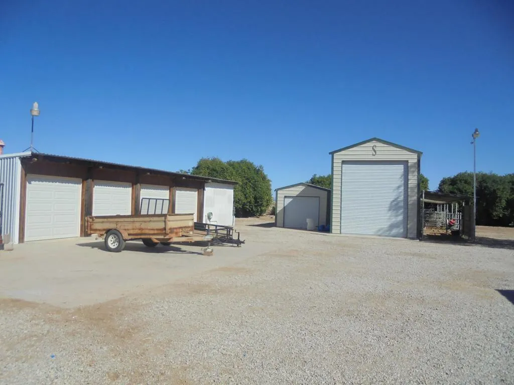 2265 E Chanslor Way, Blythe, California 92225 home-pic-18