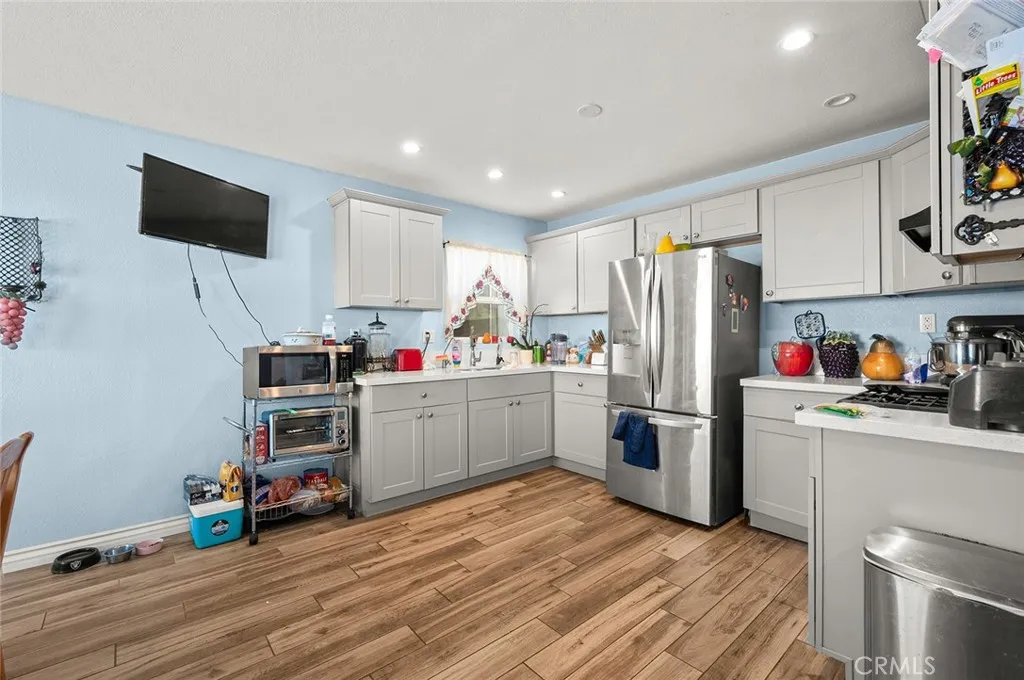 9459 Valley Vista, Apple Valley, California 92308 home-pic-8