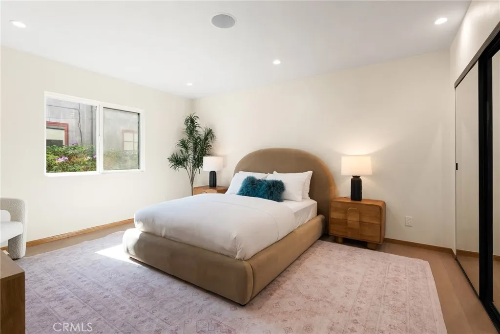 348 S Orange Drive, Los Angeles, California 90036 home-pic-17