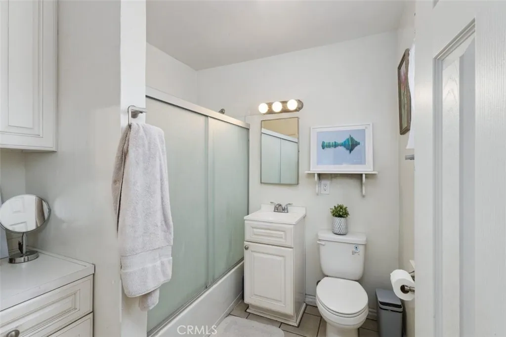 637 N Anna Drive, Anaheim, California 92805 home-pic-17