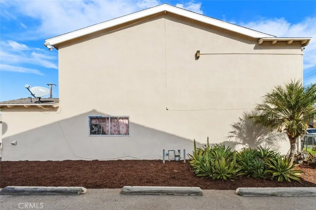 637 N Anna Drive, Anaheim, California 92805 home-pic-36