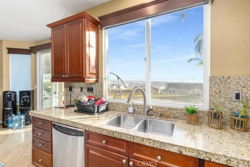 23 Via Palmieki Court, Lake Elsinore, California 92532 home-pic-9