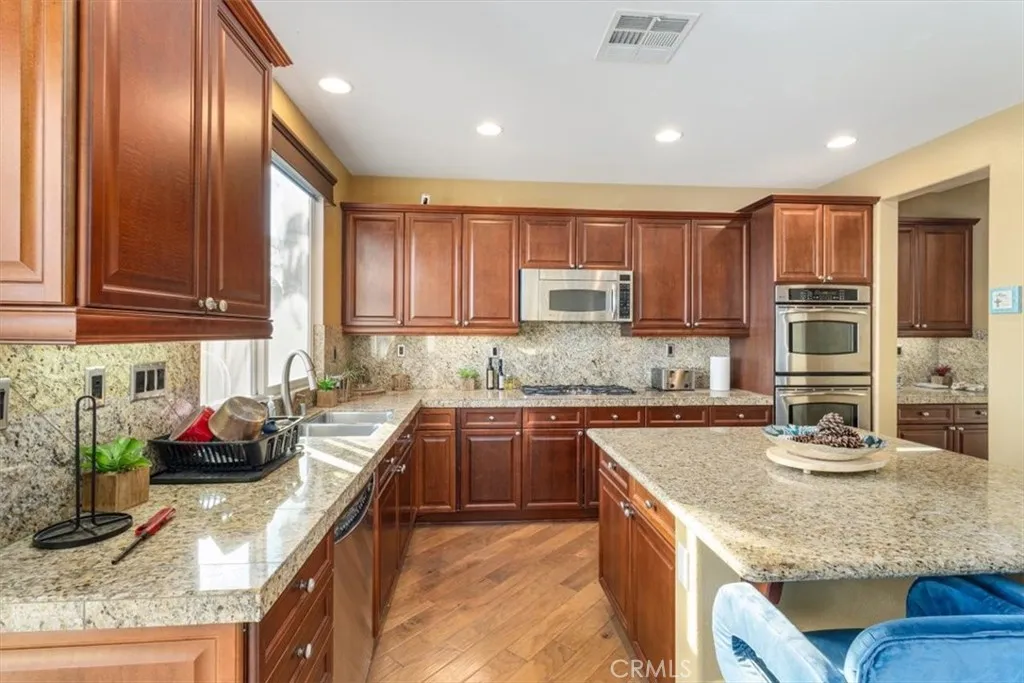 23 Via Palmieki Court, Lake Elsinore, California 92532 home-pic-6