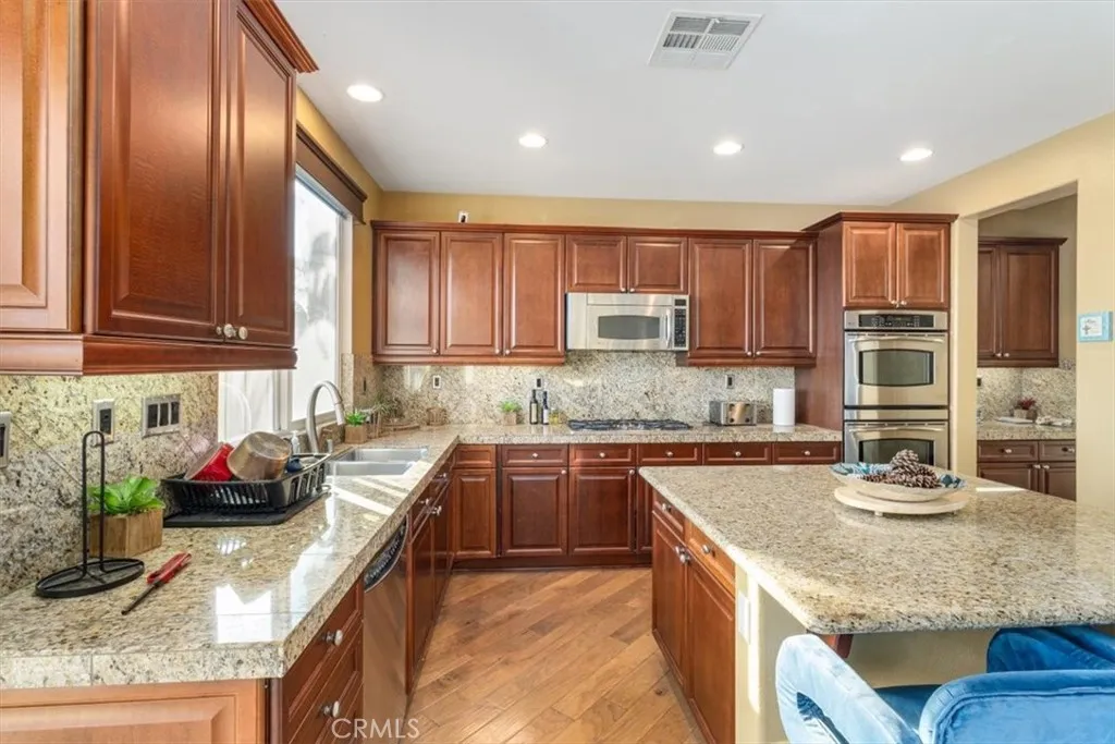 23 Via Palmieki Court, Lake Elsinore, California 92532 home-pic-7