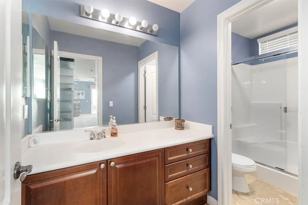 23 Via Palmieki Court, Lake Elsinore, California 92532 home-pic-17