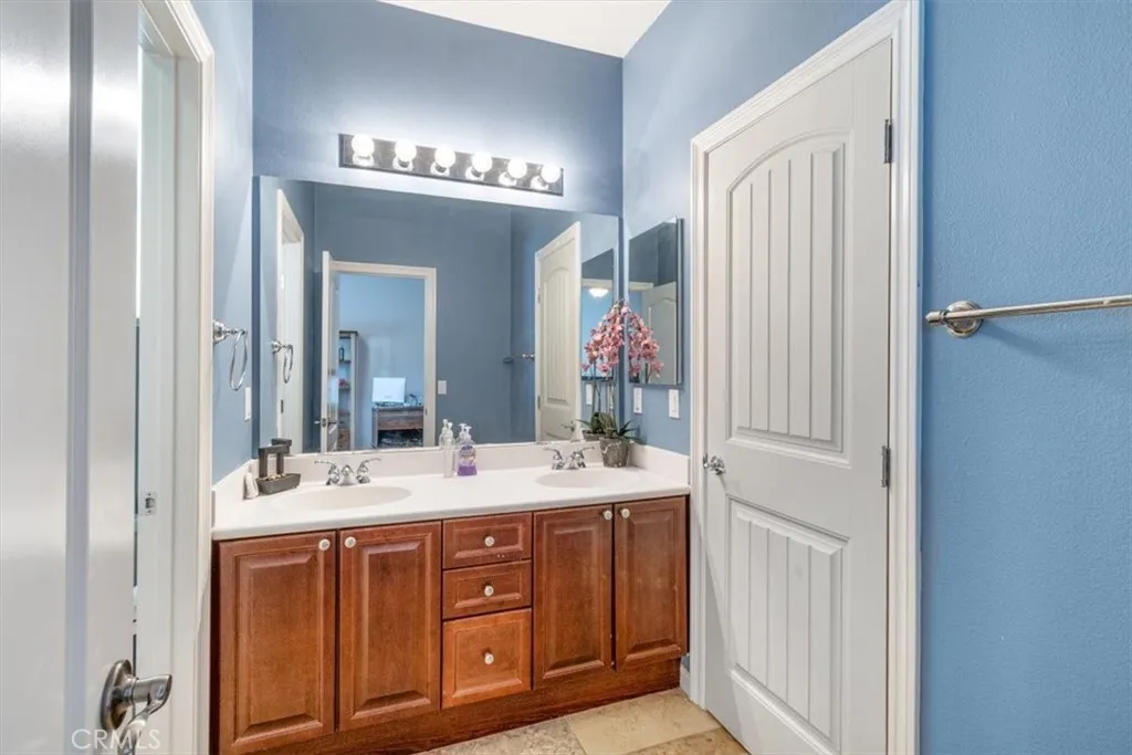 23 Via Palmieki Court, Lake Elsinore, California 92532 home-pic-20