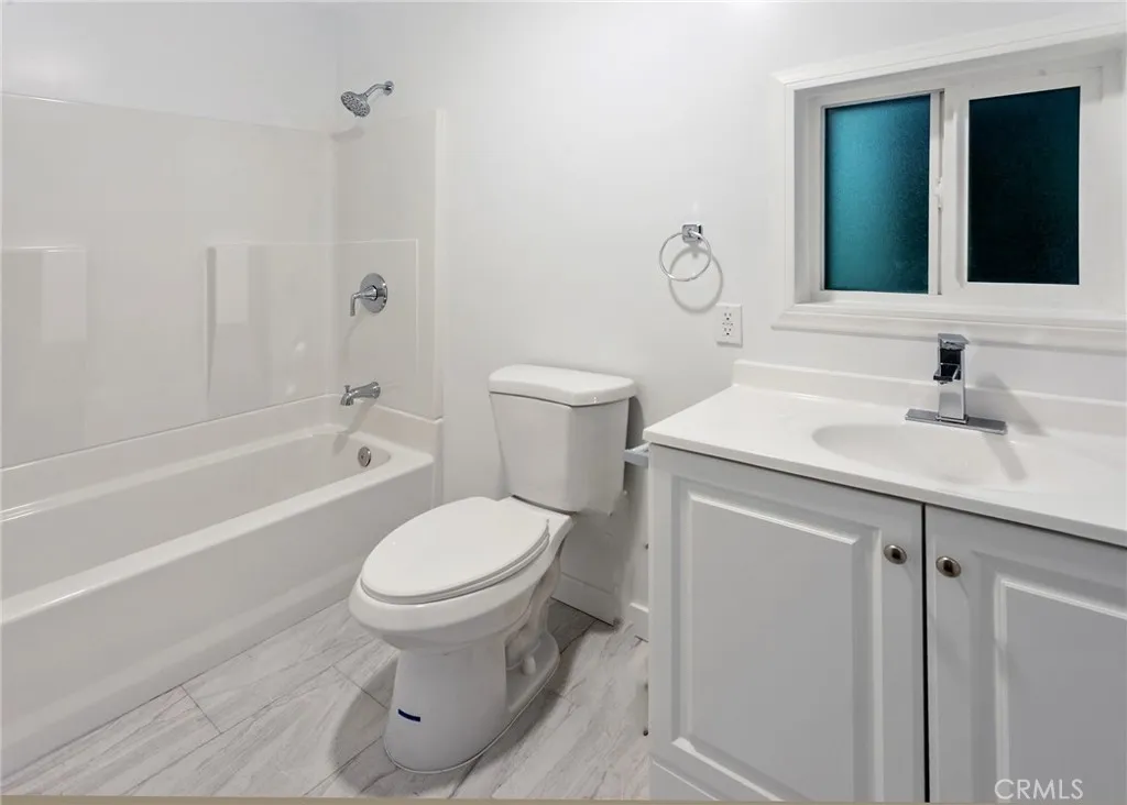 14594 Lyle Street, Sylmar, California 91342 home-pic-22