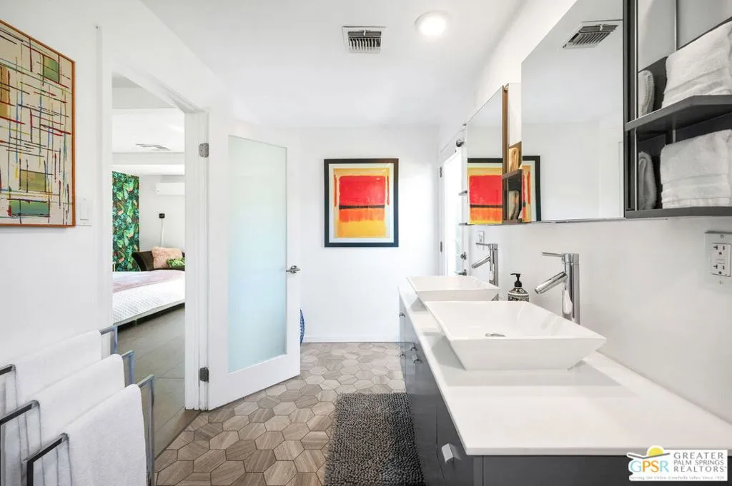 1572 N Riverside Drive, Palm Springs, California 92264 home-pic-31