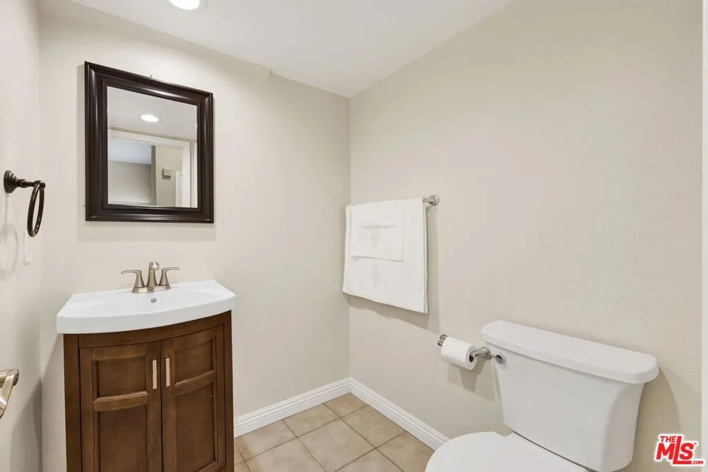 28955 Oak Spring Canyon Road 4, Canyon Country, California 91387 home-pic-10