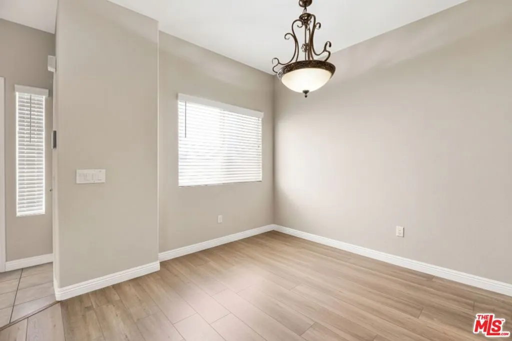 28955 Oak Spring Canyon Road 4, Canyon Country, California 91387 home-pic-6