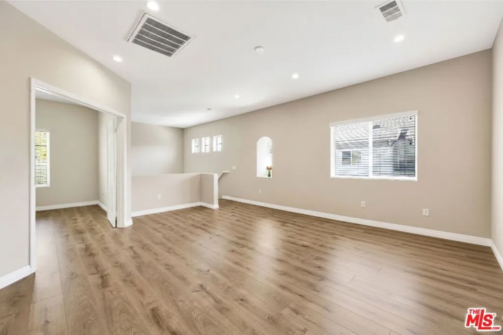 28955 Oak Spring Canyon Road 4, Canyon Country, California 91387 home-pic-14