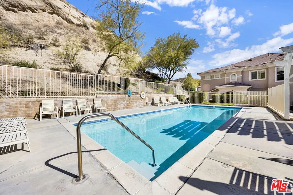 28955 Oak Spring Canyon Road 4, Canyon Country, California 91387 home-pic-32