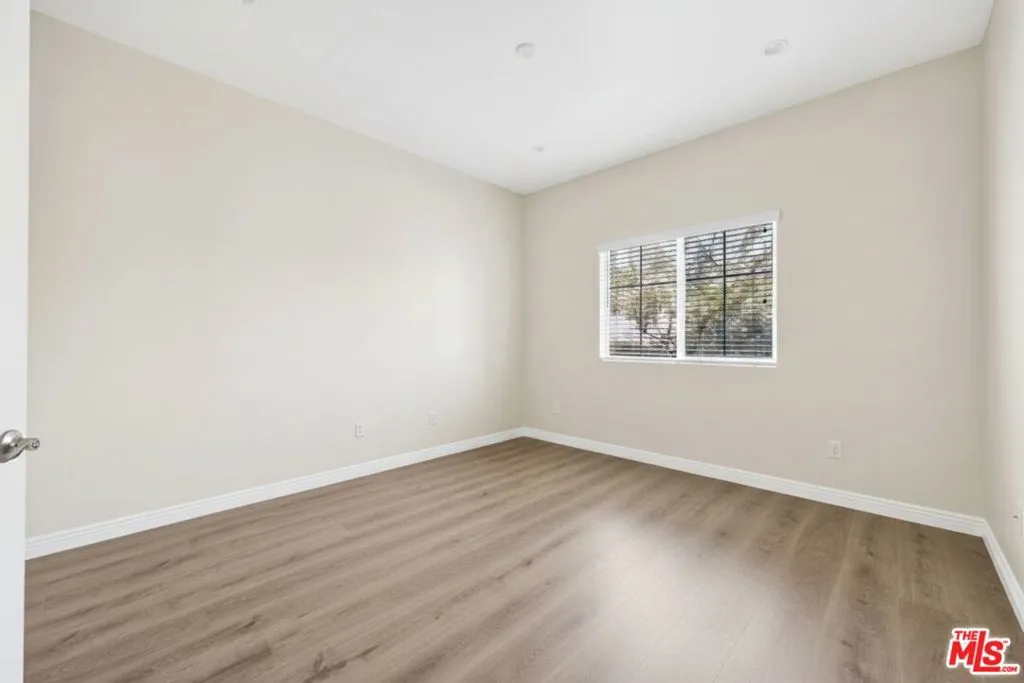 28955 Oak Spring Canyon Road 4, Canyon Country, California 91387 home-pic-25